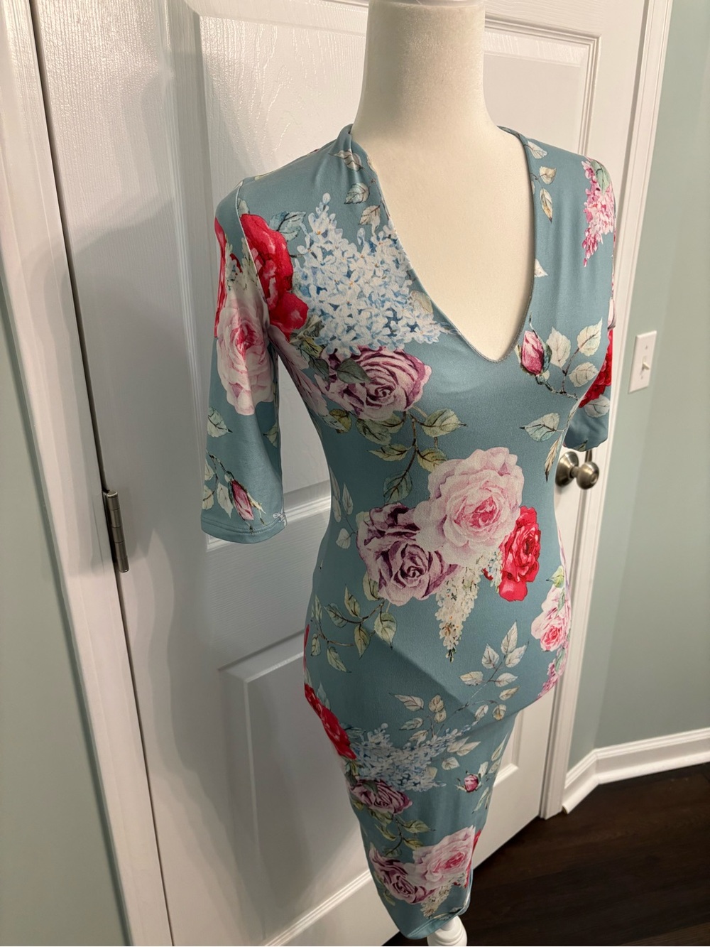 Floral V-Neck Sheath Dress in Dusty Blue